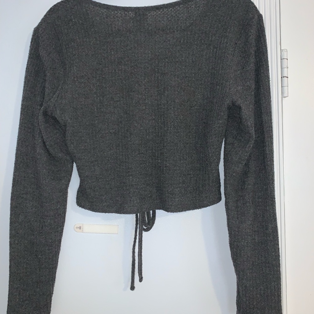 Grey top - Picture 3 of 4